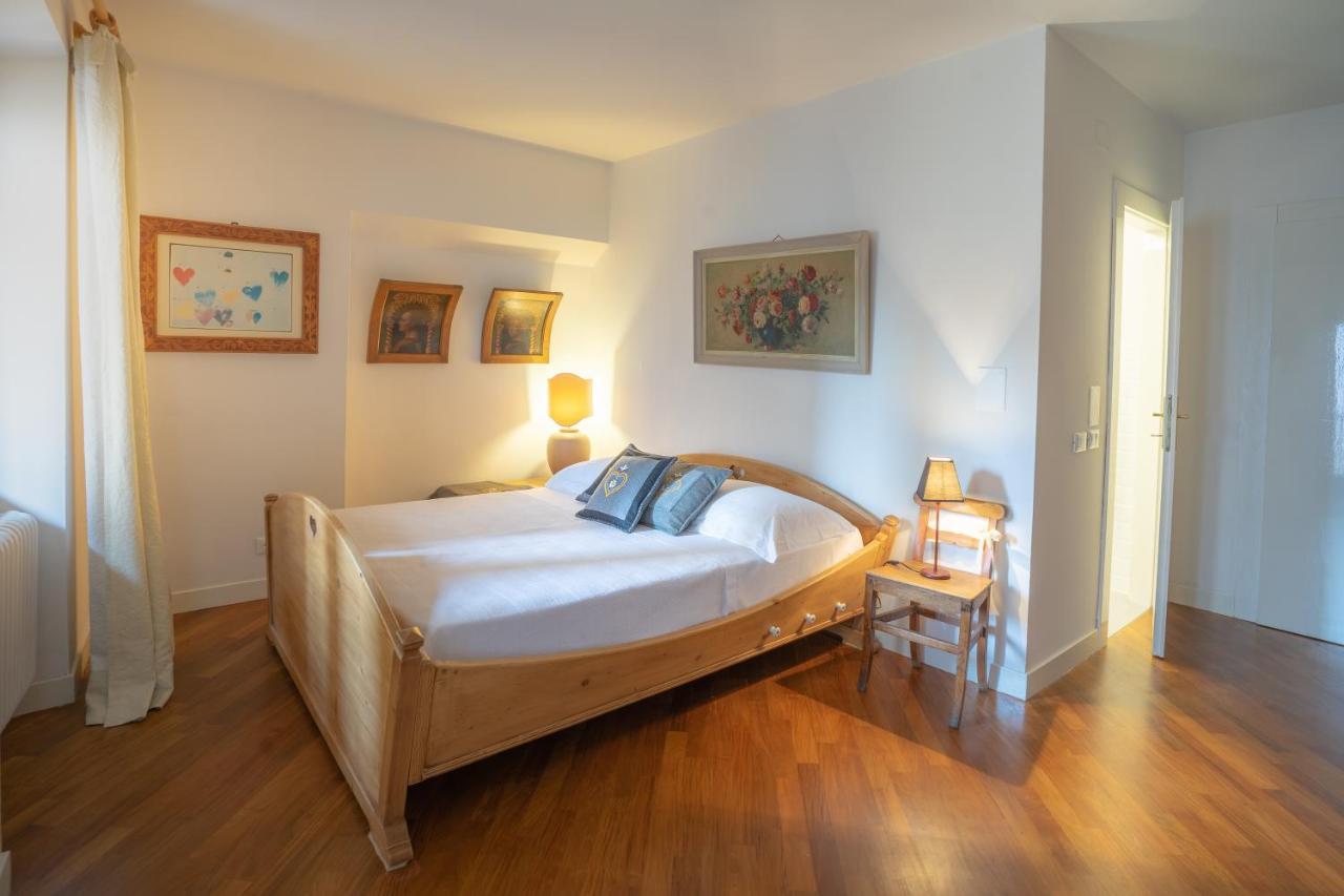 B&B S. Trinita 18 Suites & Rooms Trento Exterior photo