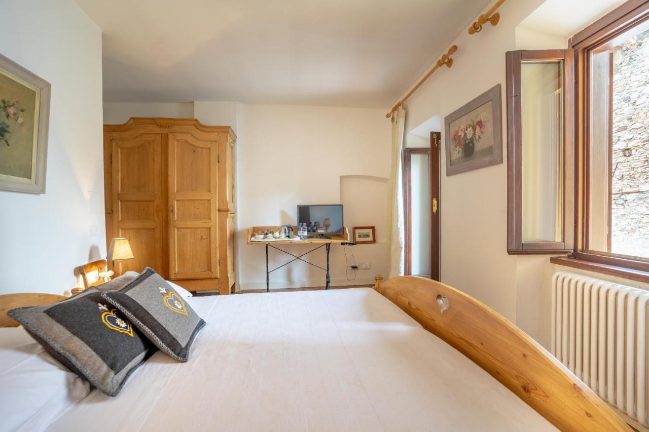 B&B S. Trinita 18 Suites & Rooms Trento Exterior photo