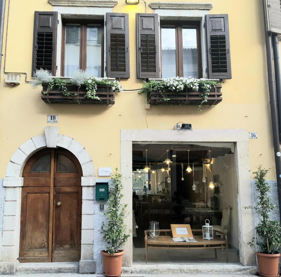 B&B S. Trinita 18 Suites & Rooms Trento Exterior photo