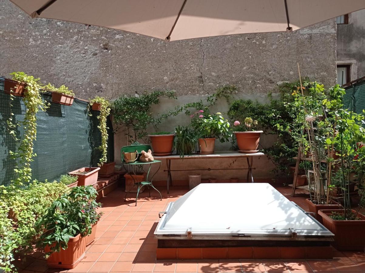 B&B S. Trinita 18 Suites & Rooms Trento Exterior photo